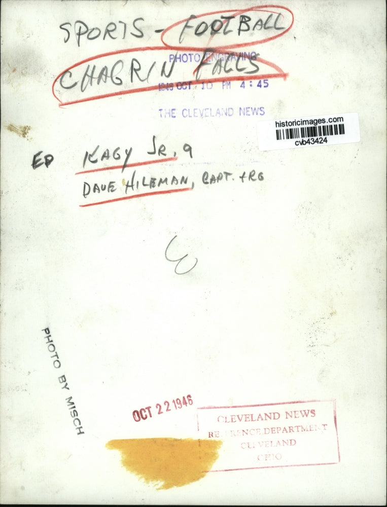 1946 Press Photo Chagrin Falls Football players-Kagy Jr., Cap. Dave Hileman