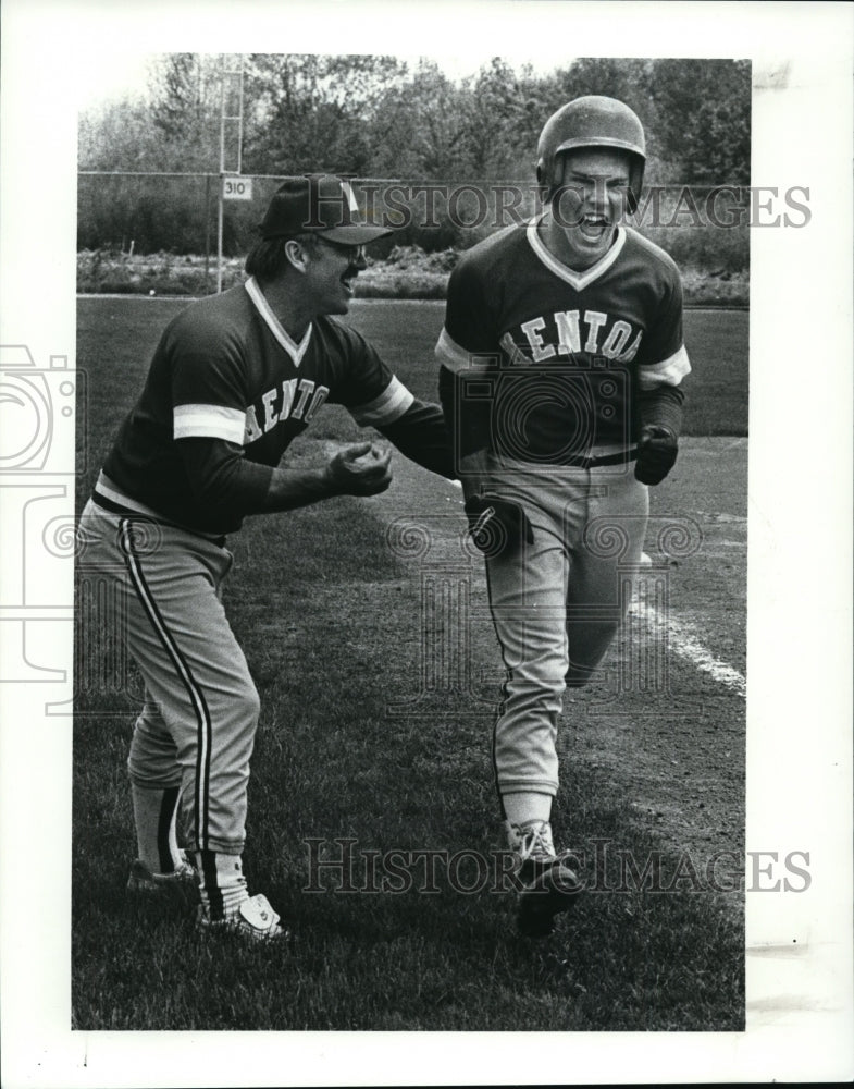 1989 Press Photo Mentor baseball player Jeff Ashton and coach Andy Thompson- Historic Images