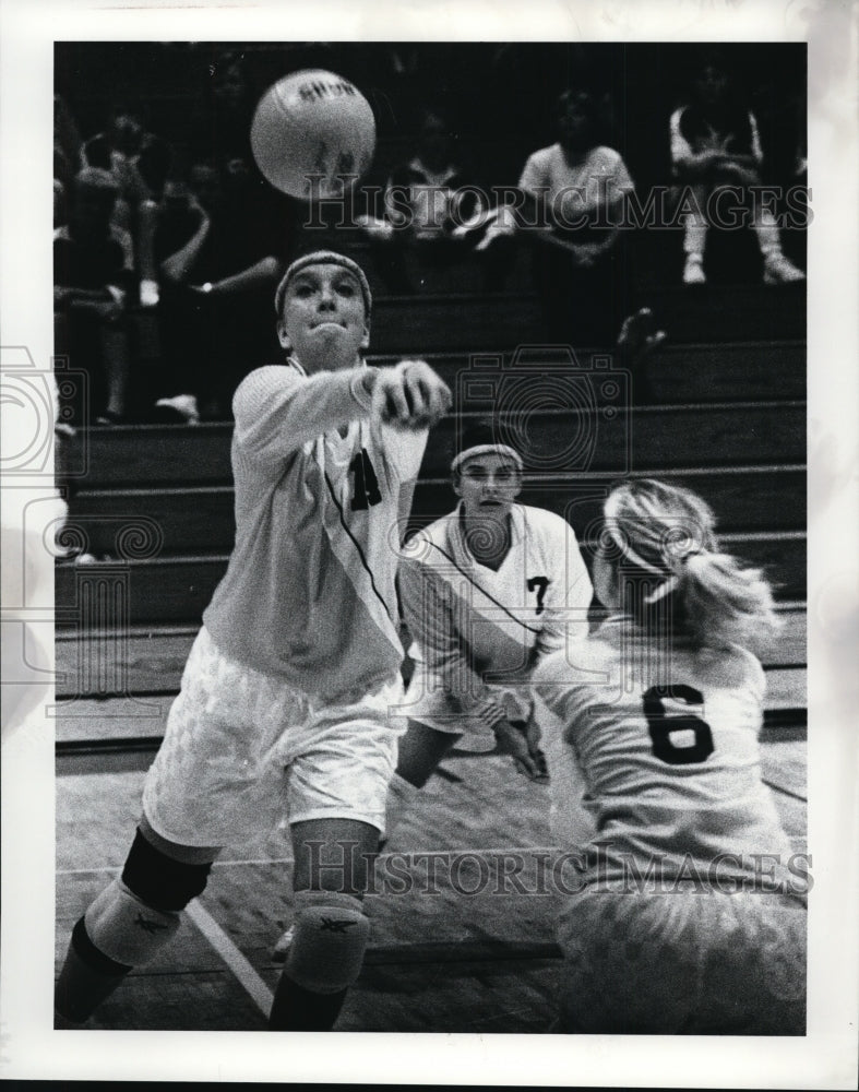 1989 Press Photo Carey Burvis, North Olmsted Volleyball star player - cvb43631- Historic Images