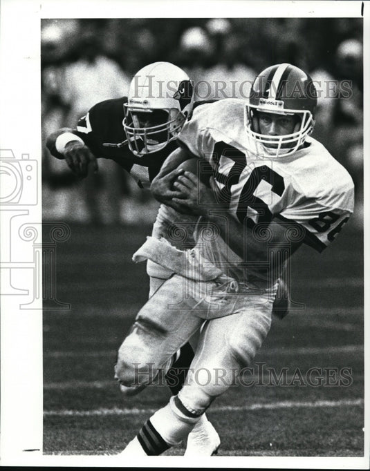 1987 Press Photo Brian Brennan TD in 2nd quarter - cvb43926- Historic Images