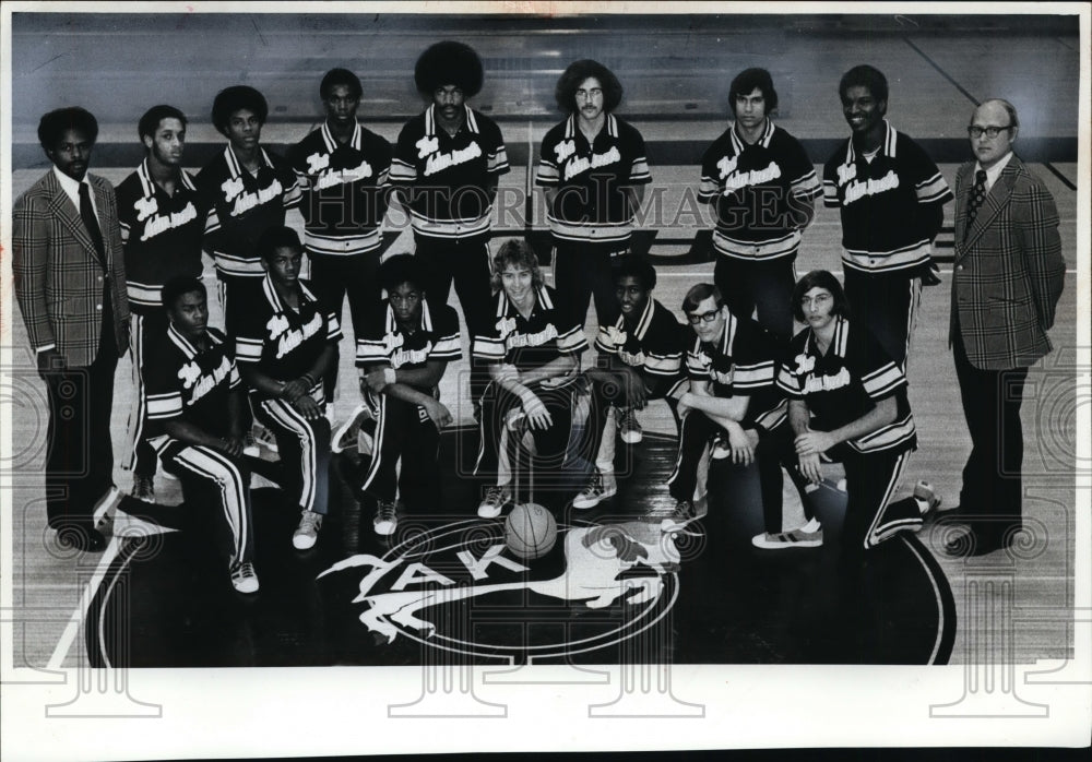 1975 Press Photo The Lorain King Admirals Basketball team - cvb44273- Historic Images