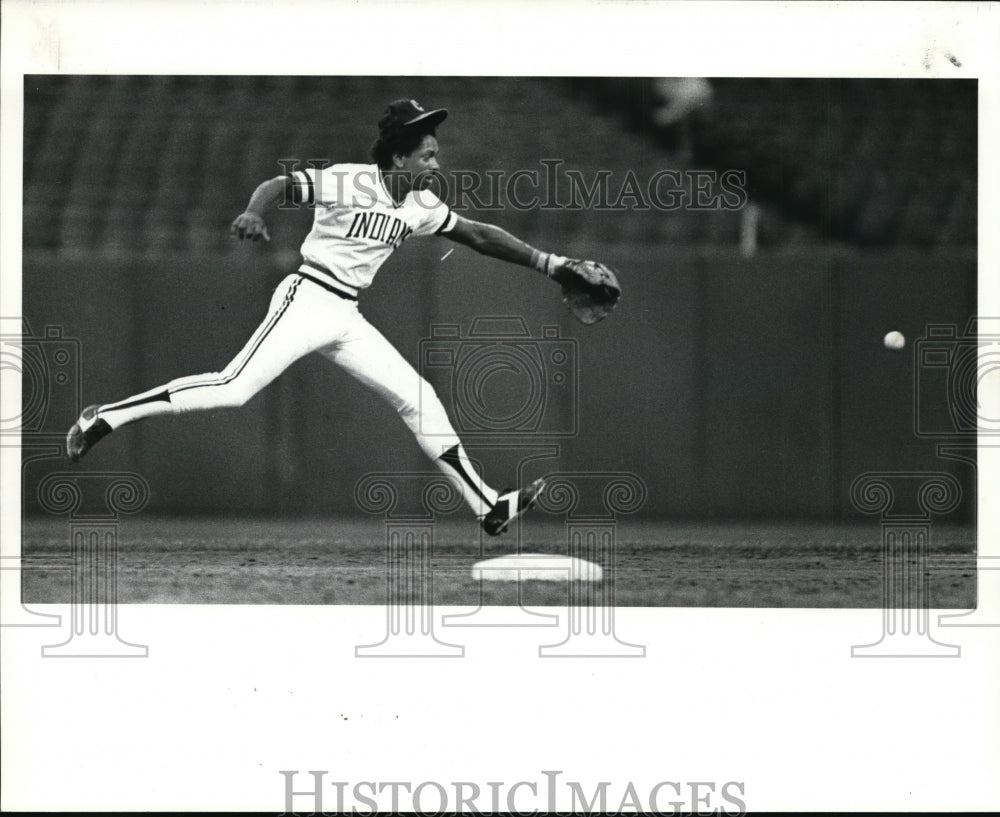 1984 Press Photo Julio Franco against Seattle in a baseball game - cvb44459- Historic Images