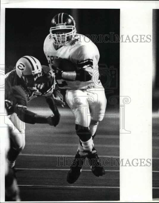 1989 Press Photo Akron Butchel tailback Ricky Powers runs around end- Historic Images