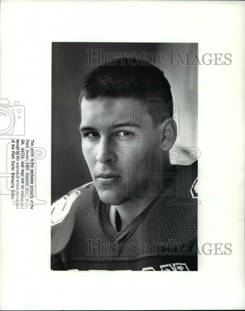 1988 Press Photo Scott Brown, defensive tackle, University of Akron - cvb45139- Historic Images