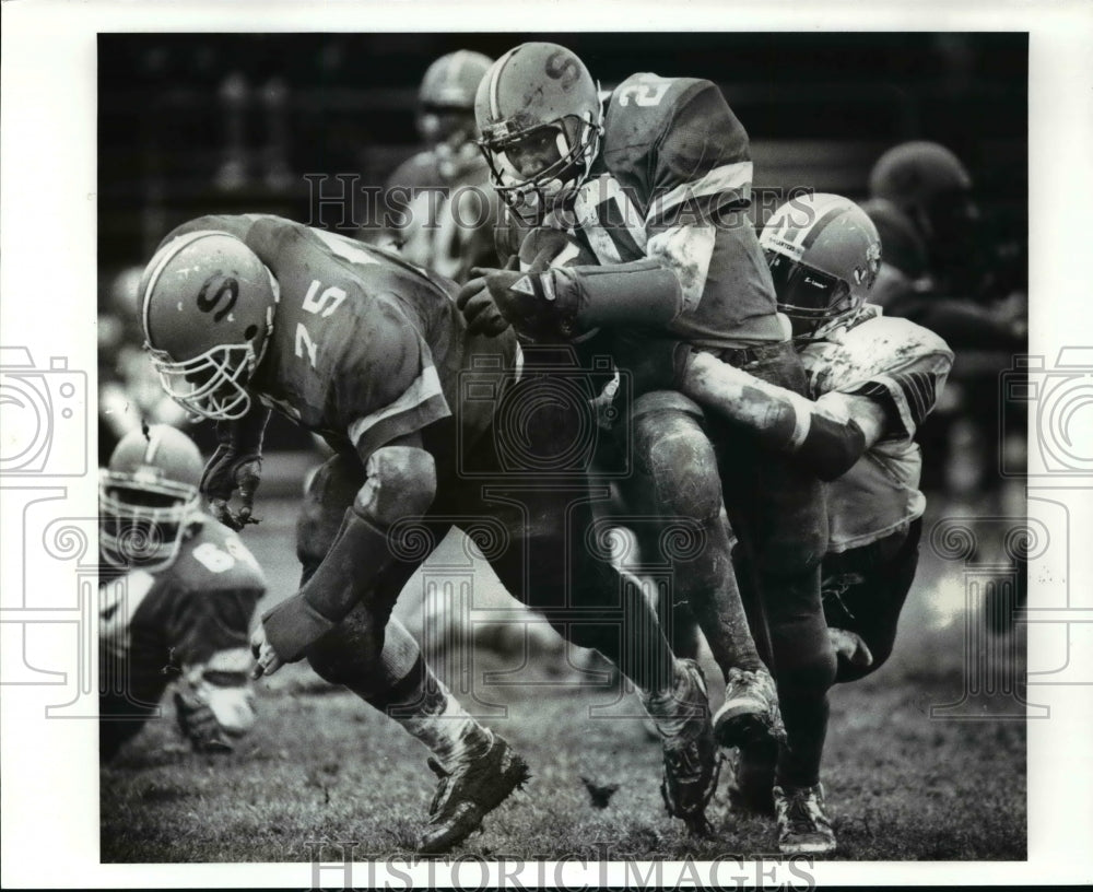 1989 Press Photo South&#39;s Jarvis Gibson vs Marshall in a football action- Historic Images