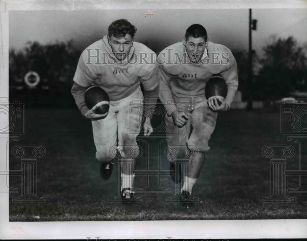 1957 Press Photo John Walters &amp; Jerry Sabul, Cleveland Heights football, Ohio.- Historic Images