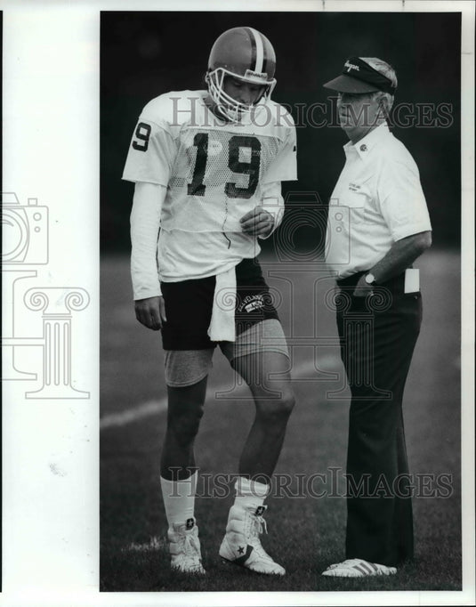 1990 Press Photo Jim Shofner with Bernie Kosar - cvb46206- Historic Images