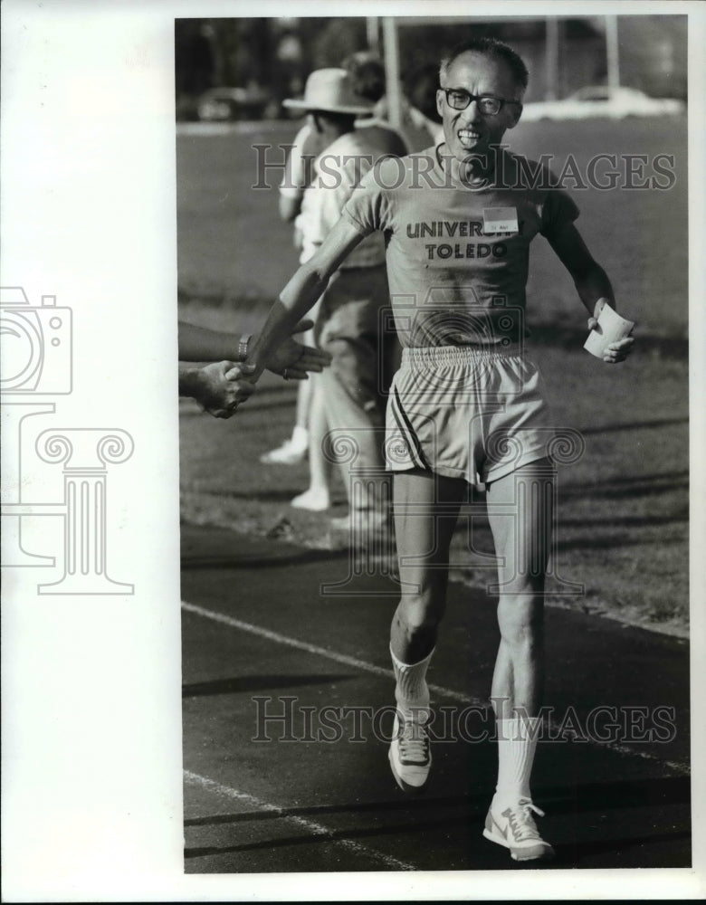 1982 Press Photo Barb Barker Finished 2nd In Mile Run - cvb46287- Historic Images