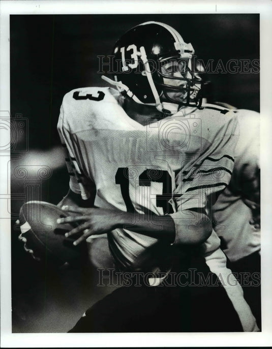 1987 Press Photo James Harris looks for receiver in Heights practice game.