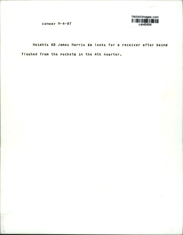 1987 Press Photo James Harris looks for receiver in Heights practice game.