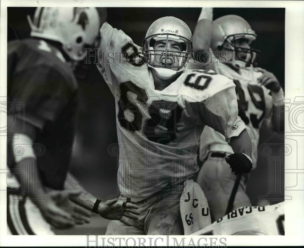 1988 Press Photo John Carroll player Andy Hoffman celebrates a fumble recovery- Historic Images