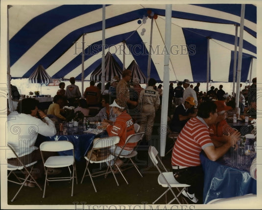 Press Photo Car racing fans - cvb47548- Historic Images