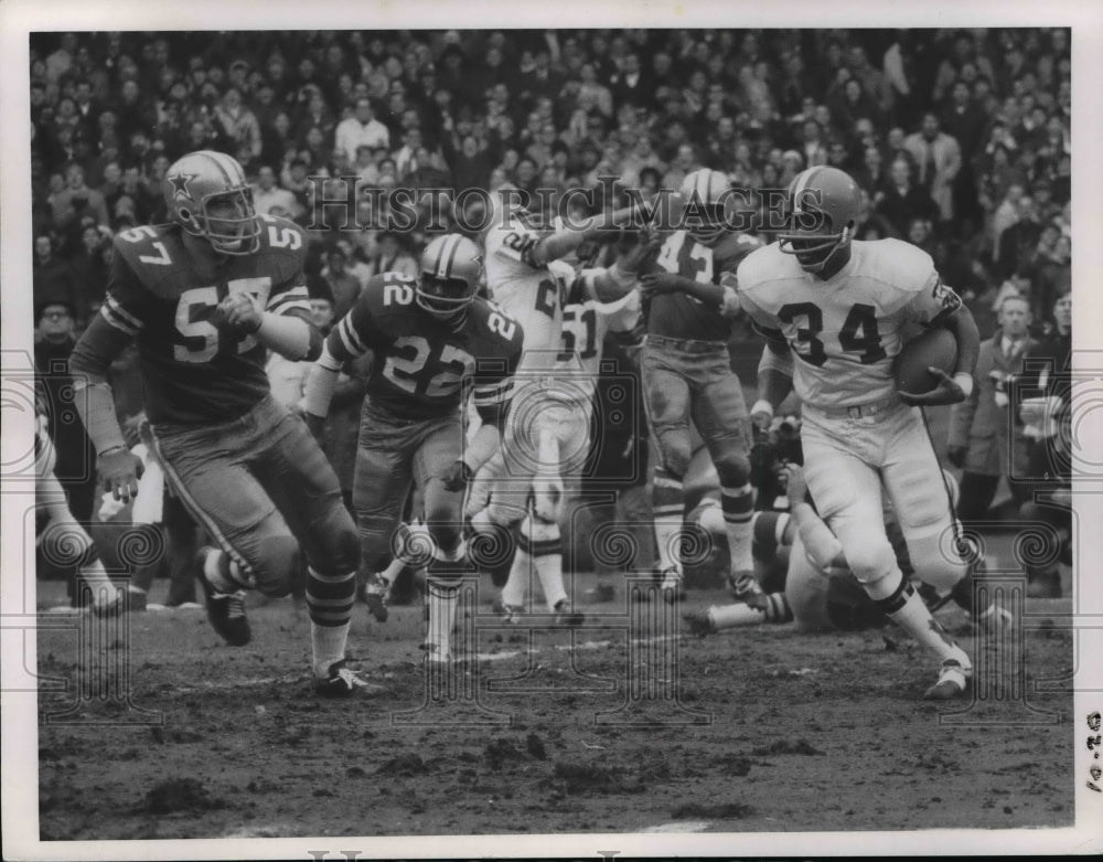 1968 Press Photo Browns vs Dallas-football action - cvb47586- Historic Images