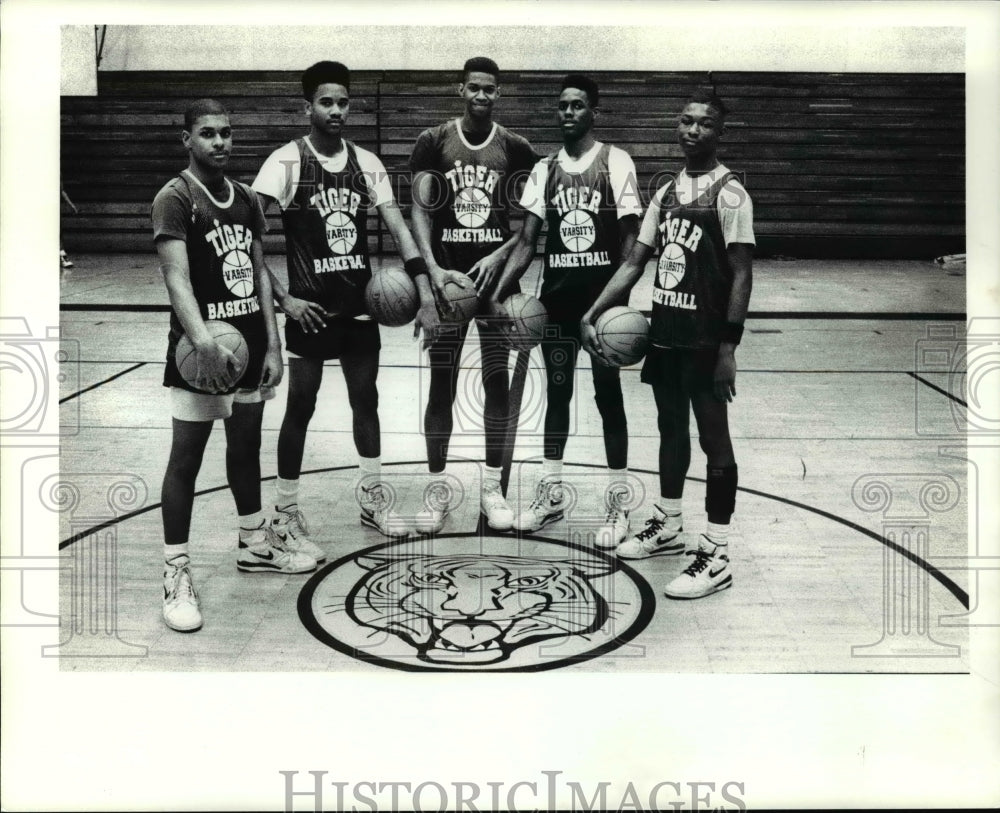 1990 Press Photo Warrensville Heights Basketball Team - cvb47732- Historic Images