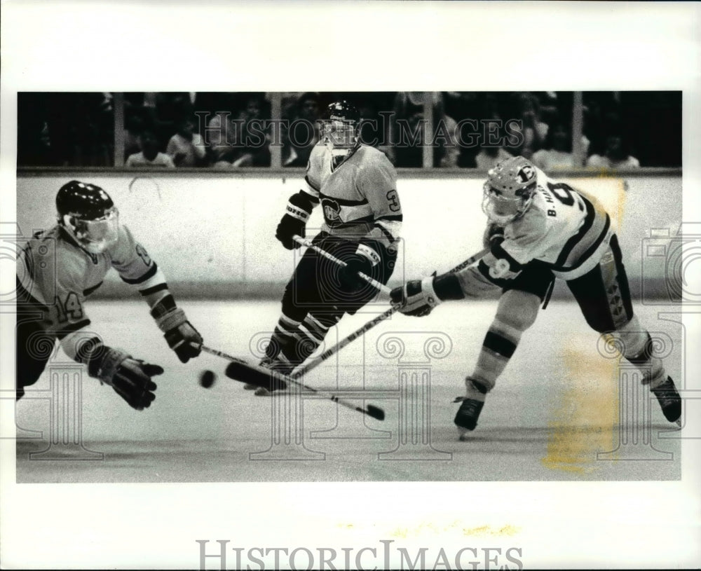 1987 Press Photo Edwards vs Cleveland Height-State Hockey championship- Historic Images