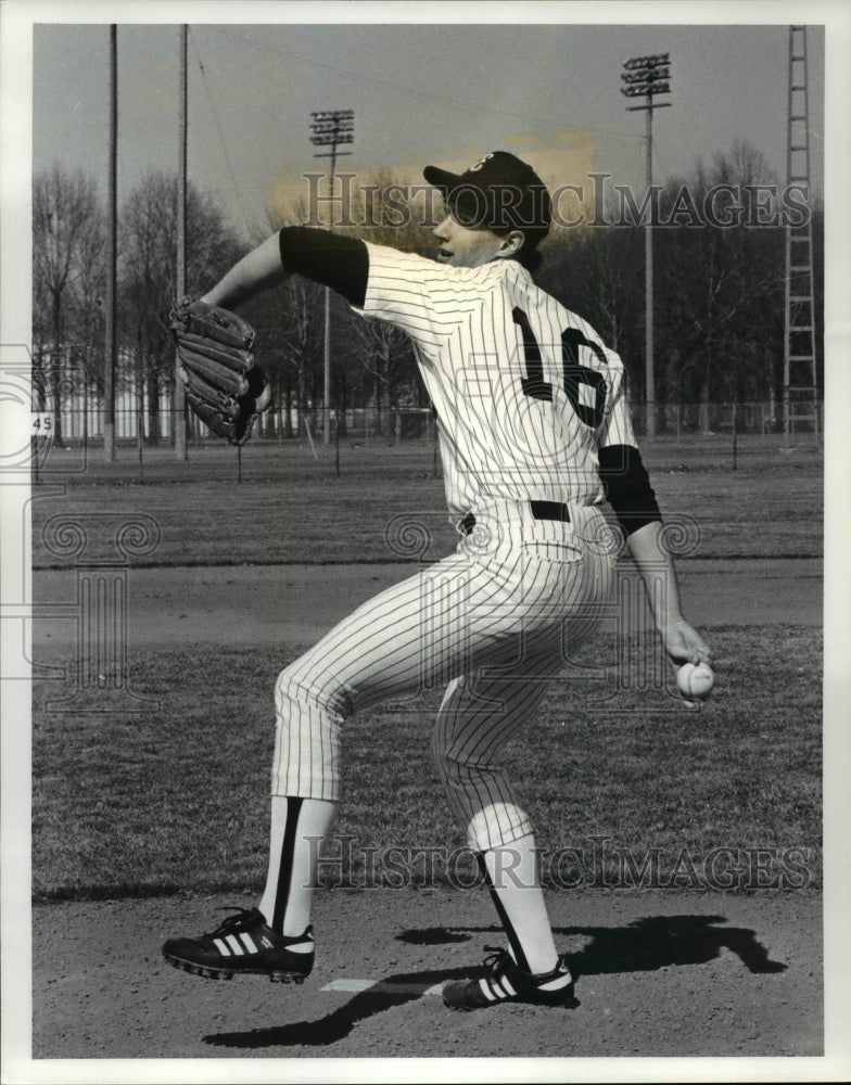 1988 Press Photo Euclid High School Baseball, Lenny Nieves, Pitcher - cvb48076- Historic Images