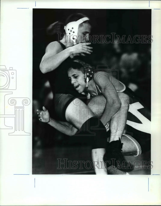 Press Photo Southview's Jose Mendez and Elyria's Matt Hemlinger wrestles- Historic Images