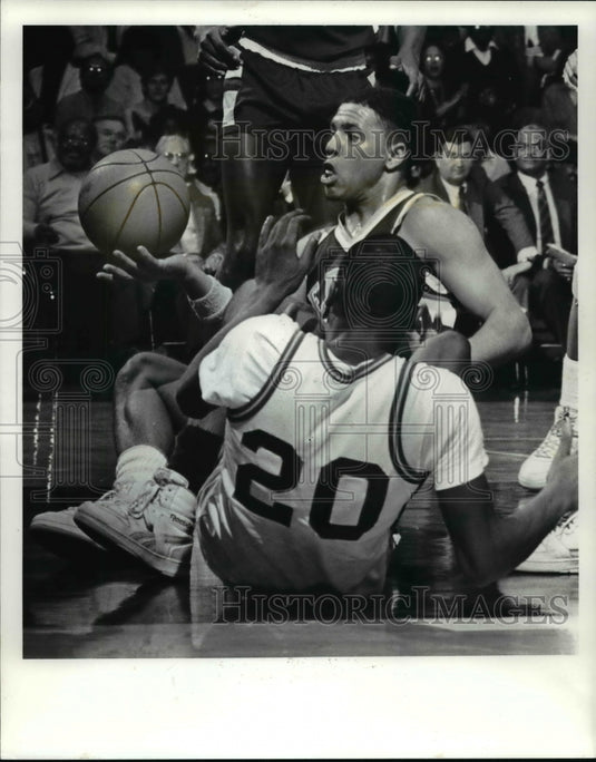 1987 Press Photo Leonard Cooper John Adams falls over Robert Jenkins- Historic Images