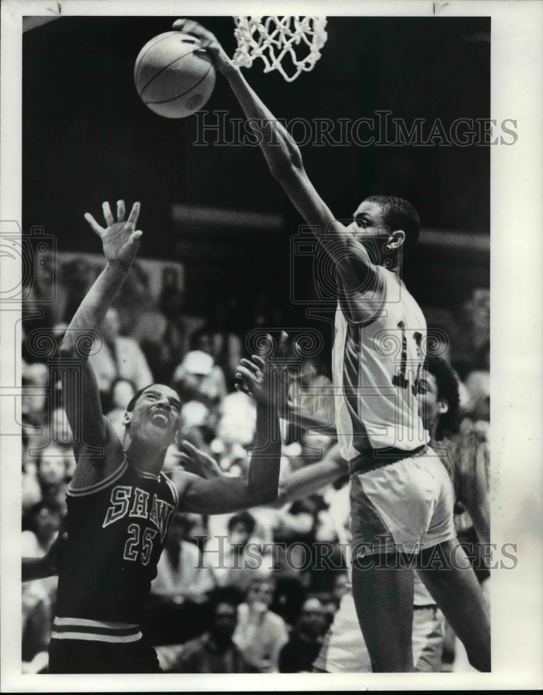 1986 Press Photo Eric Riley, 7-0 Senior Center of St, Joe's - cvb48399- Historic Images