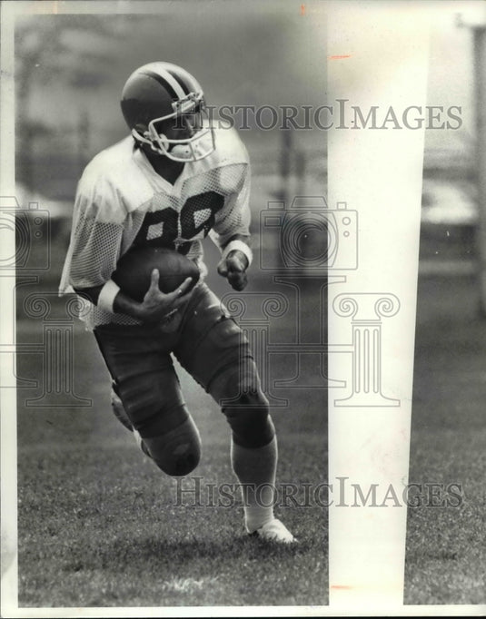 1980 Press Photo Keith Wright back from surgery - cvb48622- Historic Images