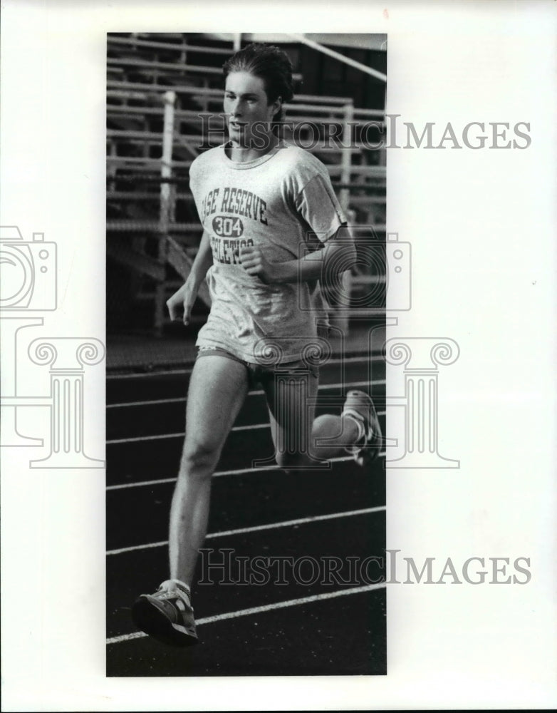 1989 Press Photo Karl Knoll works out on the Finnigan Field of CWRU - cvb48837- Historic Images