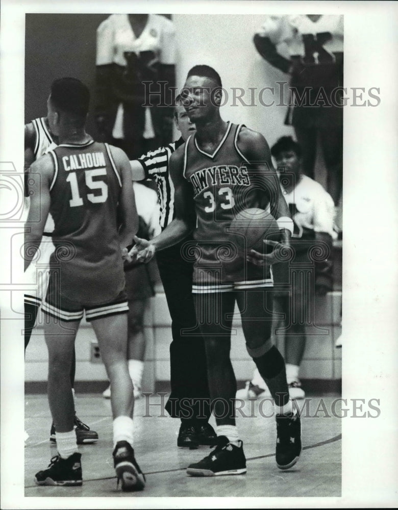1989 Press Photo John Marshall Basketball-Deon Gavin (33) - cvb48892- Historic Images