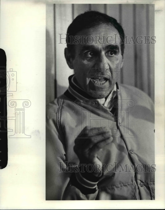 1984 Press Photo Coach Sam Rutigliano after the game with the press. - cvb49027- Historic Images