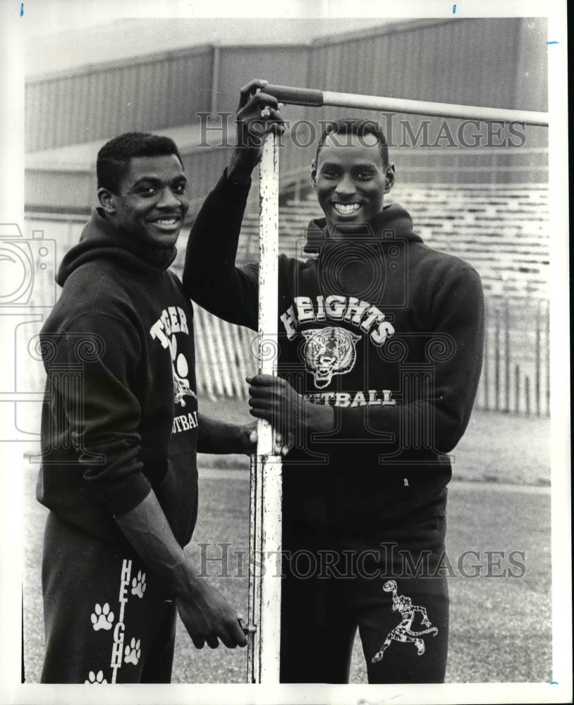 1988 Press Photo Cleveland Heights' High Jumpers Chip Morris and Thomas Hall- Historic Images