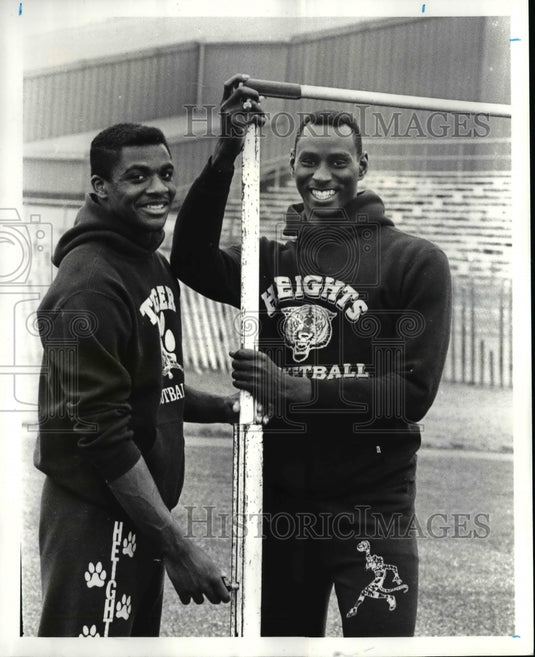 1988 Press Photo Cleveland Heights' High Jumpers Chip Morris and Thomas Hall- Historic Images