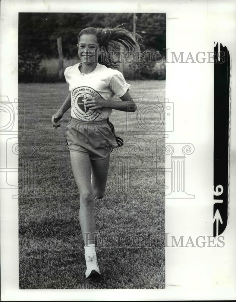 1982 Press Photo Jane Evely, Runner Chardon - cvb49261- Historic Images