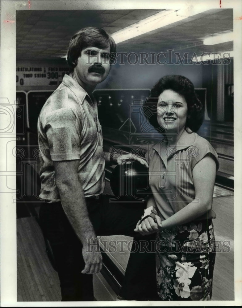 1980 Press Photo Doug Myers and Donna Adamek, Beat The Champ bowlers - cvb49325- Historic Images