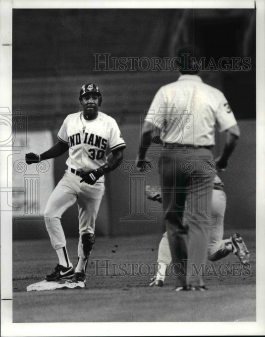 1987 Press Photo Joe Carter Steals 2nd Base in the 3rd Inning - cvb49379- Historic Images