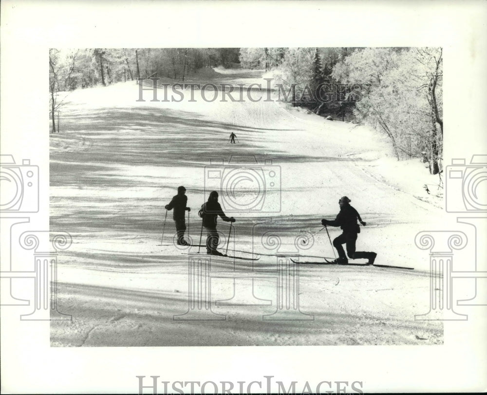 Press Photo Skiing - cvb50268- Historic Images