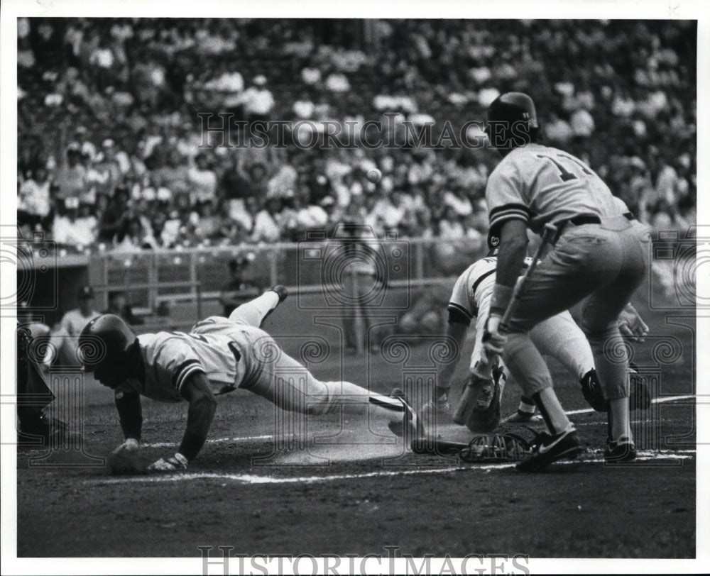 Press Photo Baseball player use his feet to top the homebase - cvb50643- Historic Images