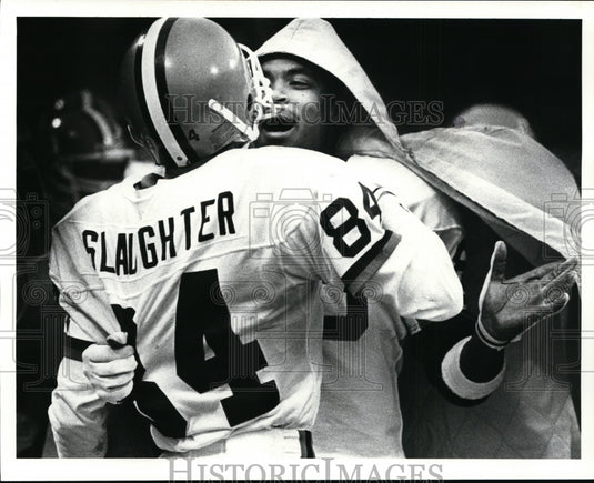 1987 Press Photo Webster Slaughter Gets a Hearty Congratulations from Teammates- Historic Images