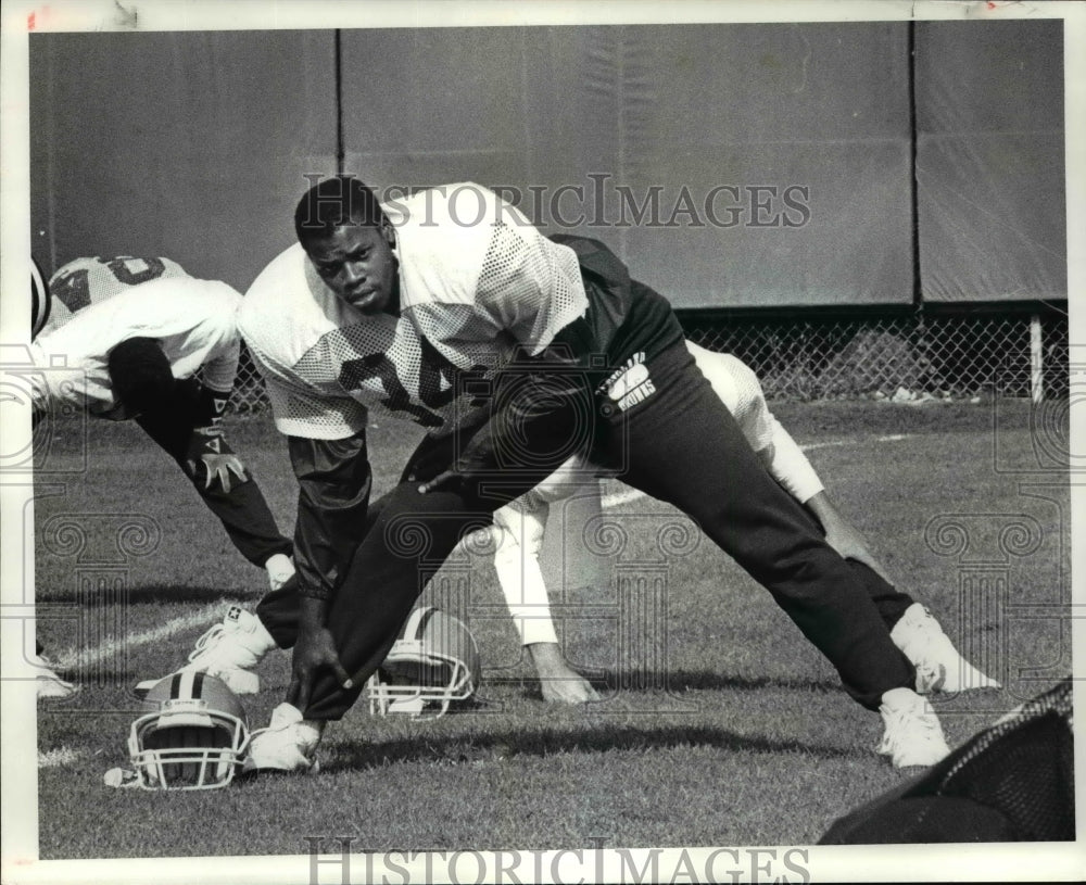 1986 Press Photo Browns running back Kevin Mack - cvb51876- Historic Images