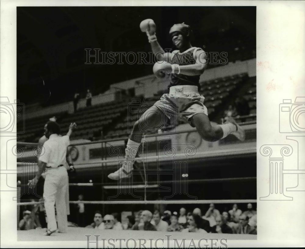 1984 Press Photo Boxer Anthony Brown - cvb51932- Historic Images