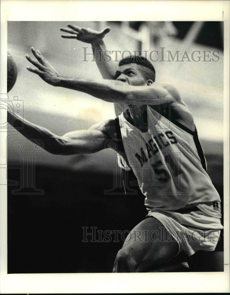 Press Photo Basketball - cvb52324- Historic Images