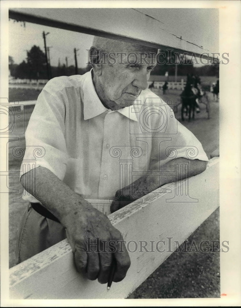 Press Photo Man at the race track - cvb52687- Historic Images