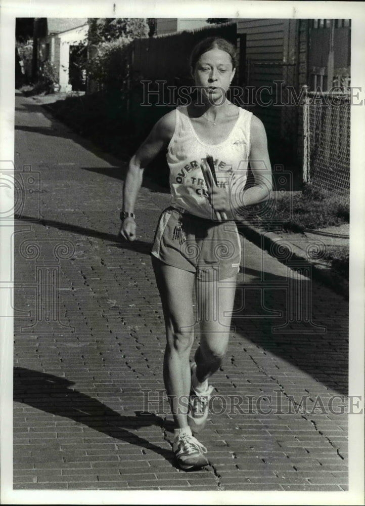 1983 Press Photo Joan Gibson, blind runner - cvb52777- Historic Images