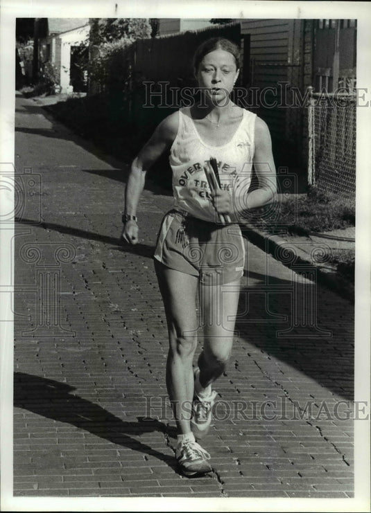 1983 Press Photo Joan Gibson, blind runner - cvb52777- Historic Images