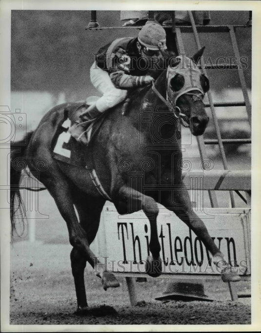 1979 Press Photo Smarter wins Ohio Derby - cvb52843- Historic Images