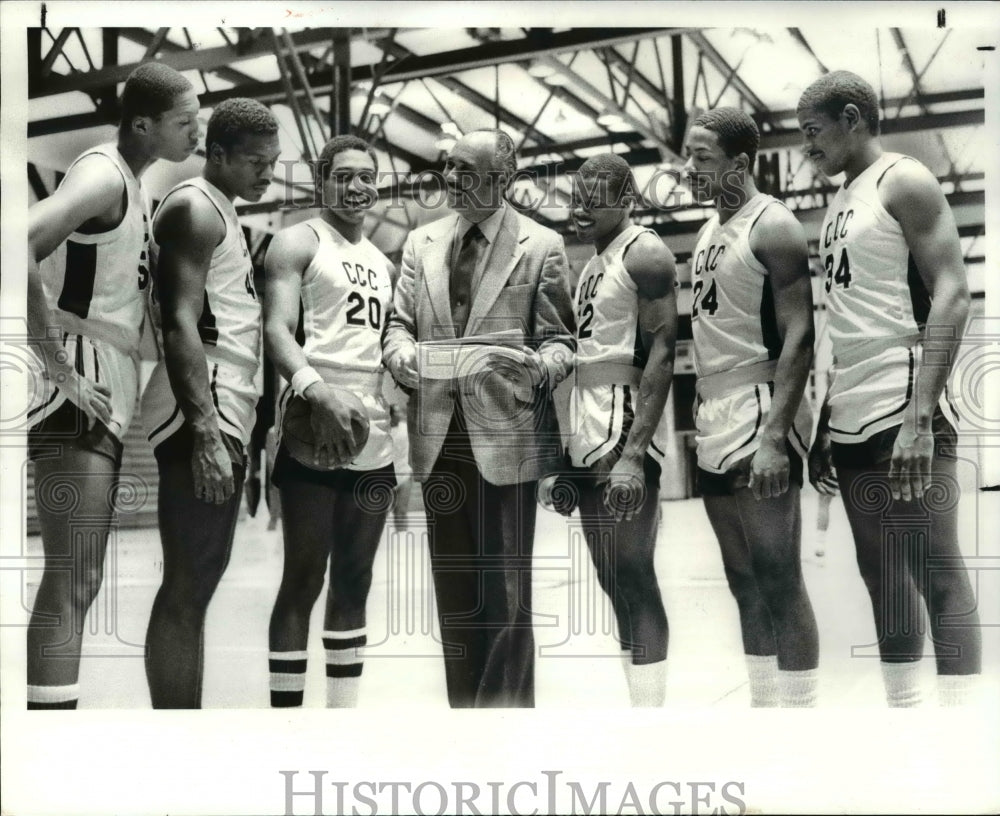 1982 Press Photo Tri C Basketball Team - cvb53043- Historic Images