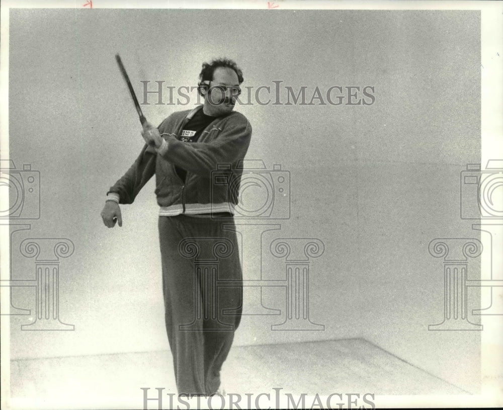 1981 Press Photo Jack Soble playing racquetball at the Severence Athletic Club- Historic Images