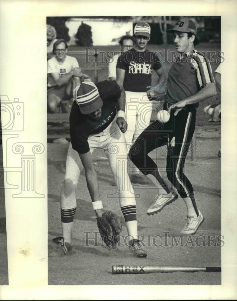 1980 Press Photo Rich Discenza, Rescue Cable Design, beat the ball home- Historic Images