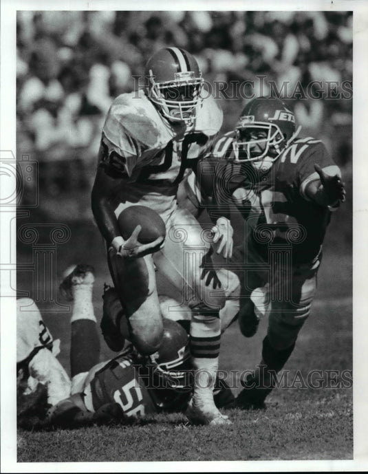 1989 Press Photo Keith Jones, George Radachowsky-football action scene- Historic Images