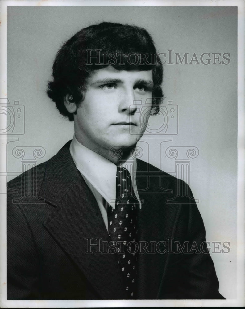 1975 Press Photo Wally Hartory-Lake Catholic High football player - cvb54339- Historic Images