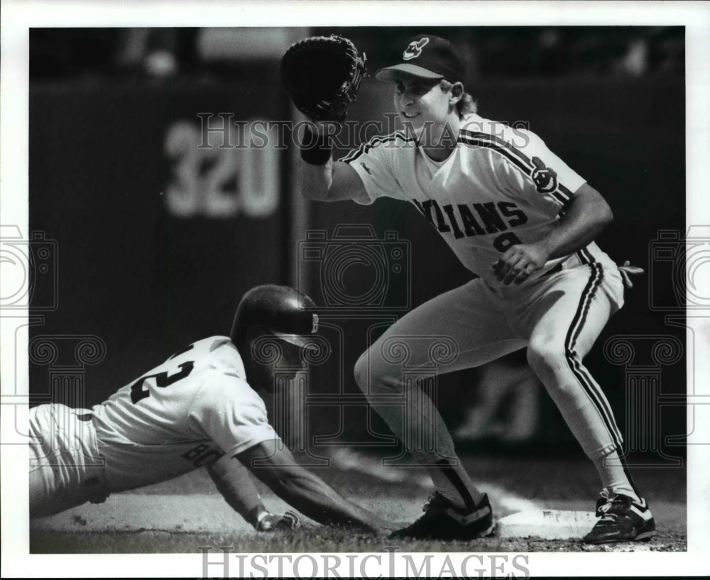 1989 Press Photo Indians 1st baseman Pete O&#39;brien. No 12 for Boston. - cvb55140- Historic Images