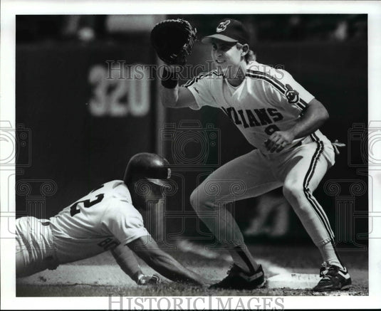 1989 Press Photo Indians 1st baseman Pete O'brien. No 12 for Boston. - cvb55140- Historic Images