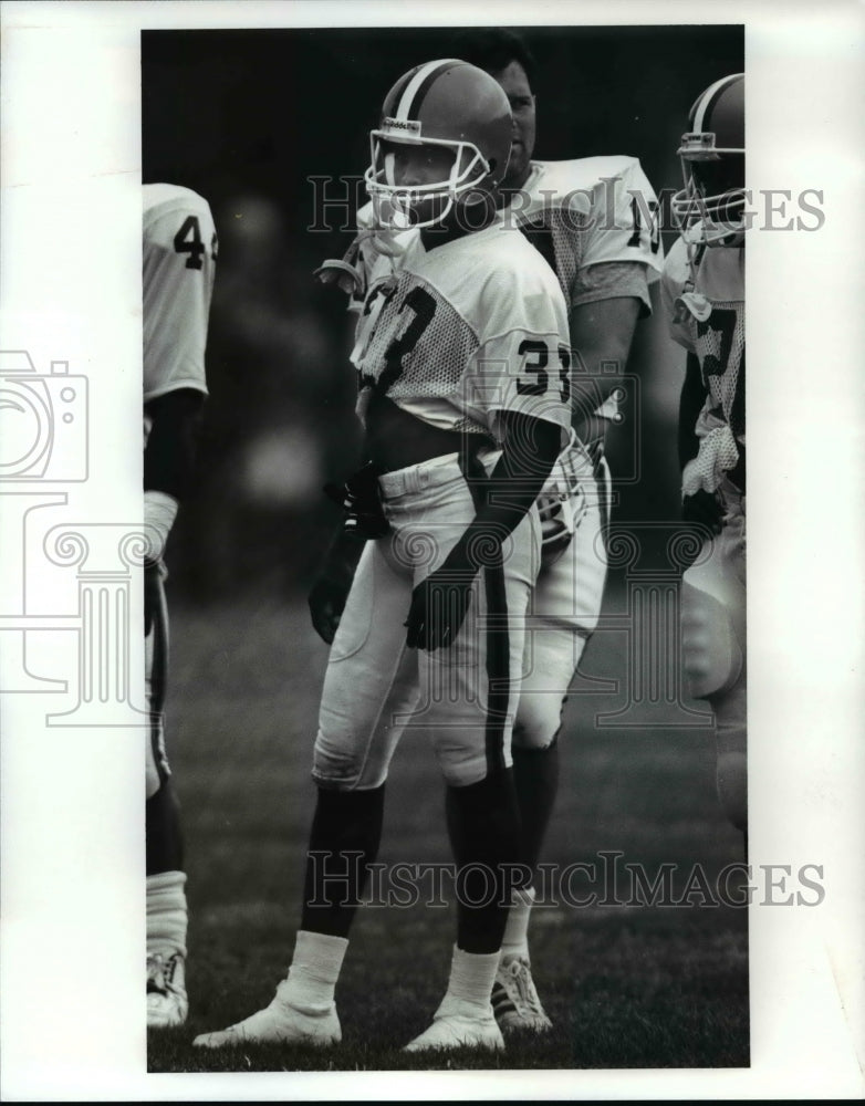 1989 Press Photo Mike Oliphat was on the sideline for most of Thursday pr- Historic Images